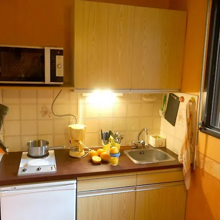 Confortable Pour 2 Personnes Avec Balcon, Au Centre De Luchon, Proche Telecabine Et Thermes - Fr-1-313-120 * Bagnères-de-Luchon